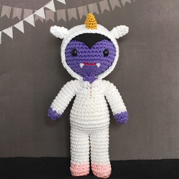 halloween-crochet-pattern-vampire-unicorn