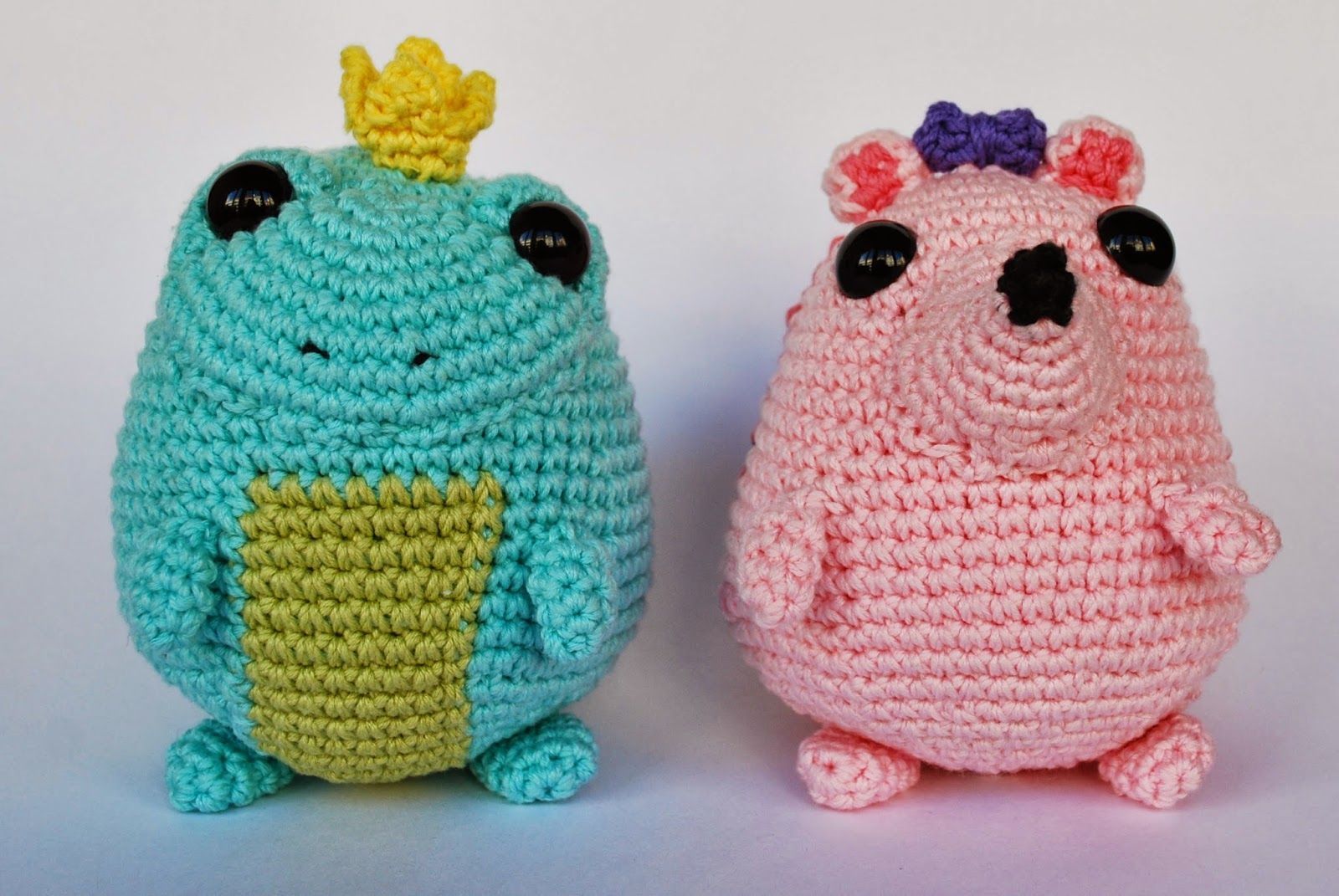 amigurumi hedgehog and toad